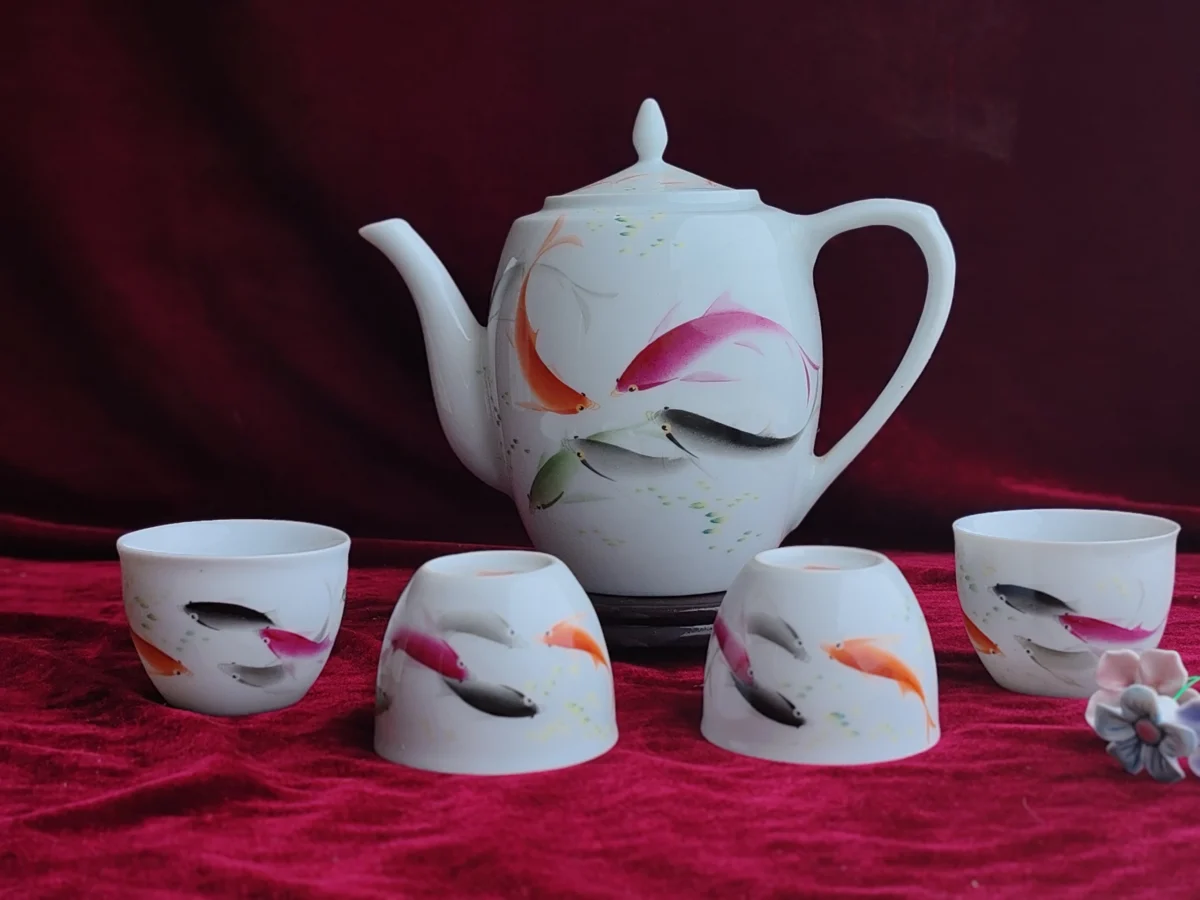 Hand-Painted Zen Koi Tea Set – Nature’s Poetry in Porcelain
