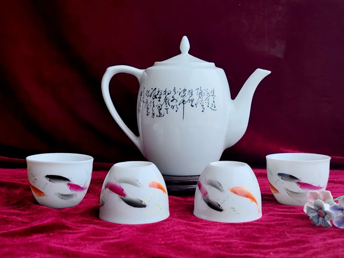 Hand-Painted Zen Koi Tea Set – Nature’s Poetry in Porcelain