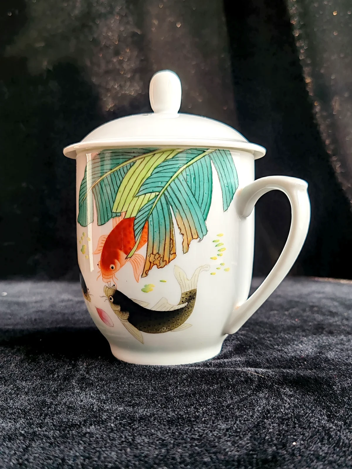 Carp & Banana Leaf Teacup