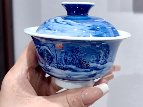 Hand-painted blue and white teabowl snowscape hometown with lidded design
