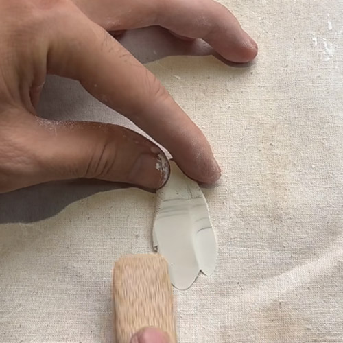 Flowers In Ceramic 4 Hand-Painted Cloud Dragon Porcelain Plate