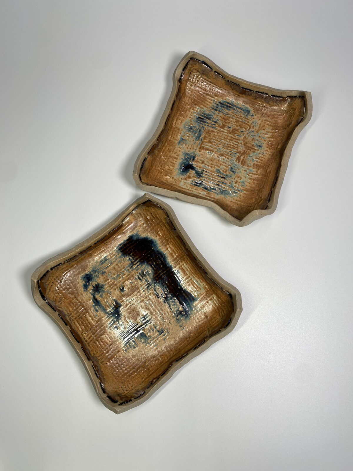 Earth's Whisper: Hand-Sculpted Pottery Trays Where Nature Directs the Glaze