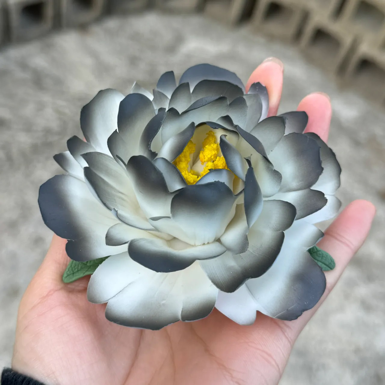 Flowers In Ceramic 22 Hand-Painted Cloud Dragon Porcelain Plate