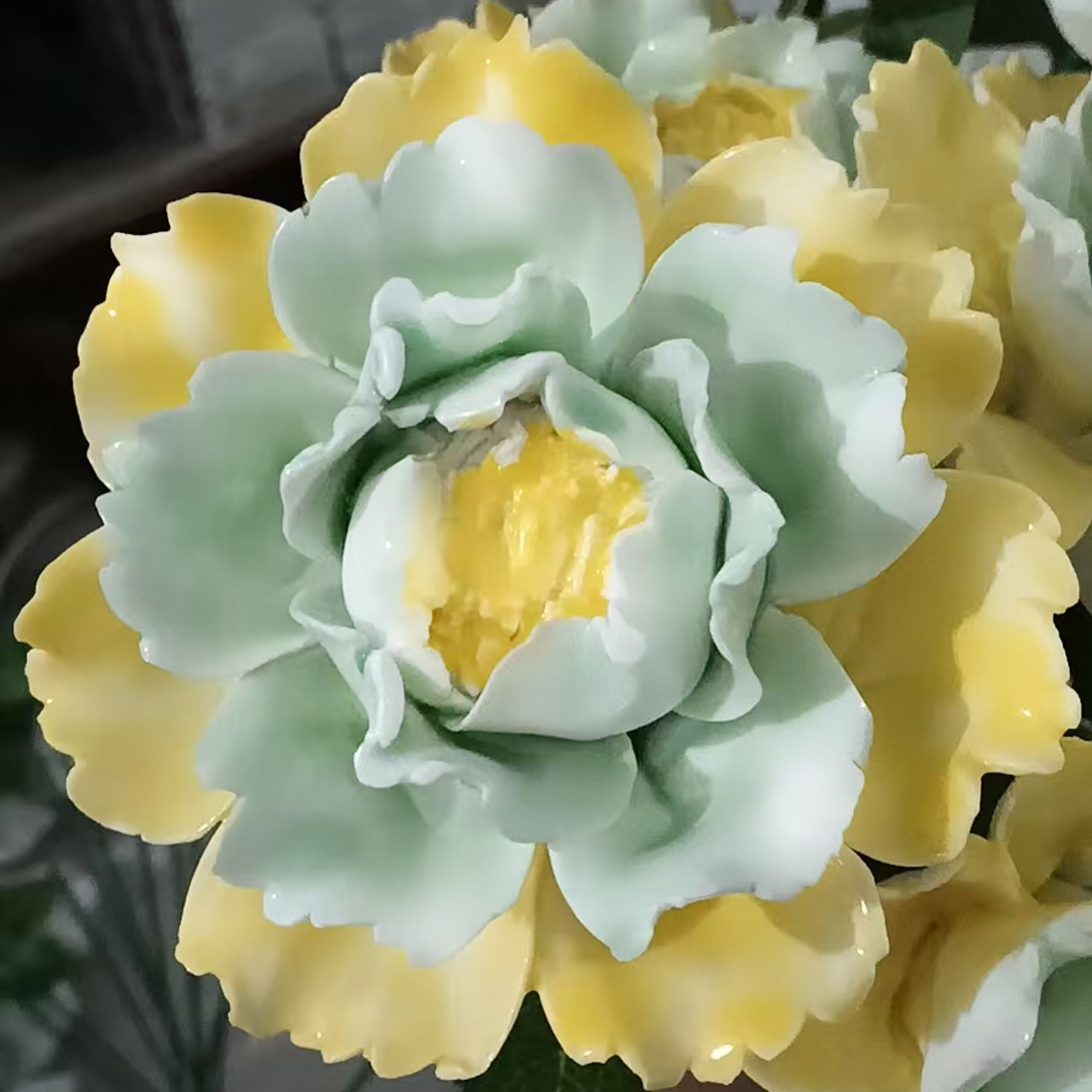 Flowers In Ceramic 23 Hand-Painted Cloud Dragon Porcelain Plate