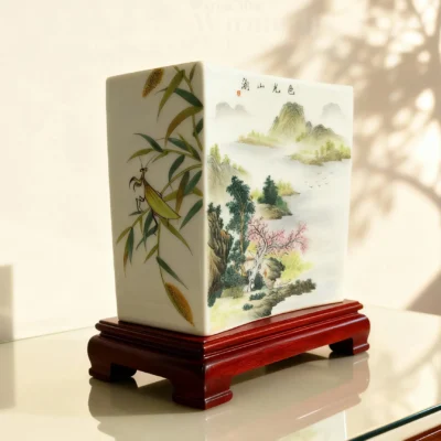 Six-Sided Meticulous Brush Holder