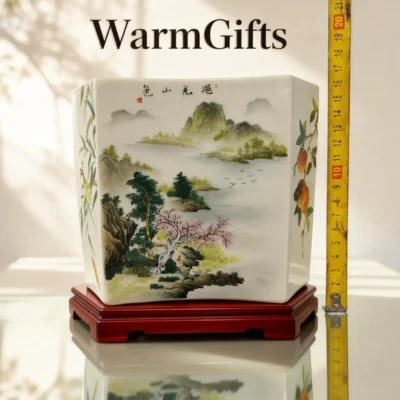 Six-Sided Meticulous Brush Holder