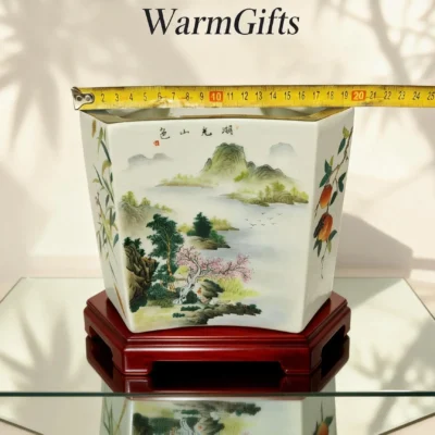 Six-Sided Meticulous Brush Holder