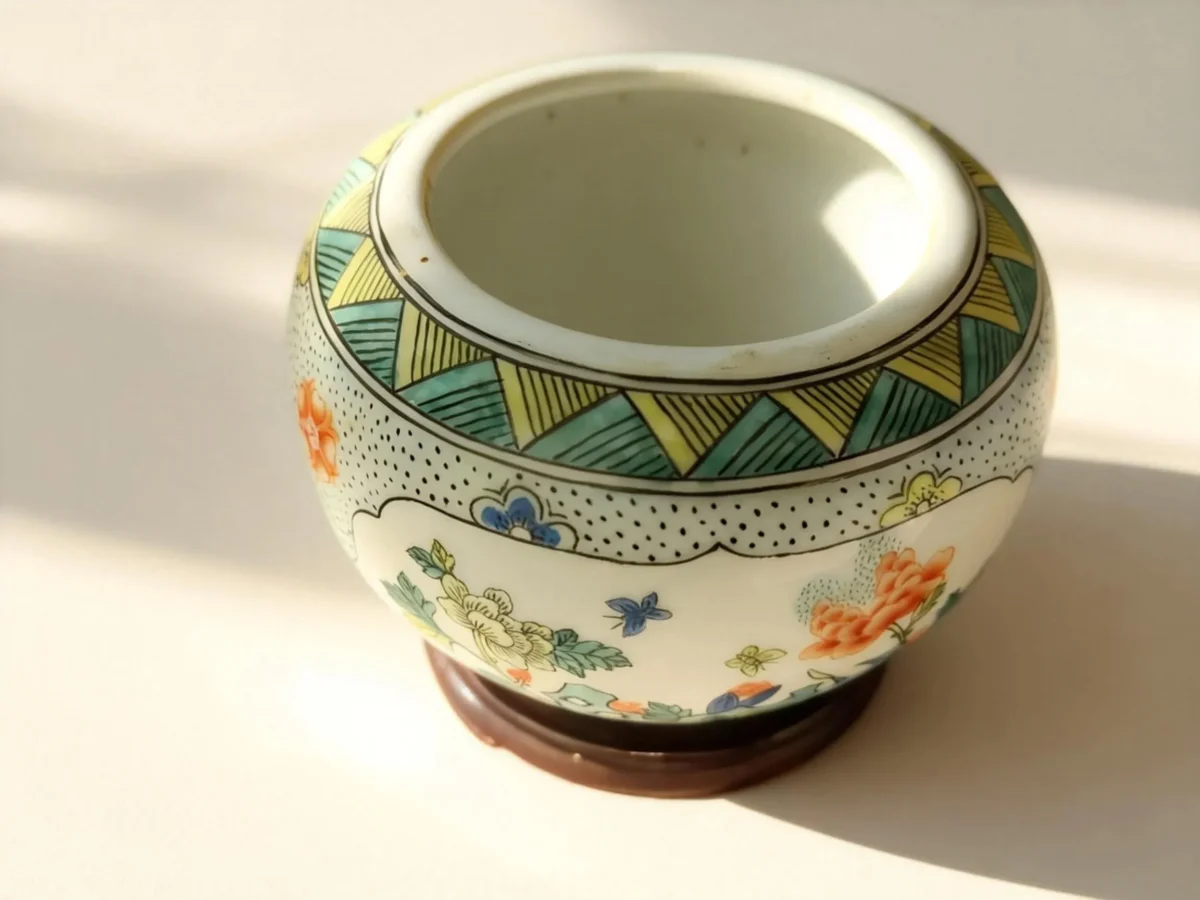 Blossom Butterfly Elegant Rhythm Porcelain Jar