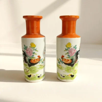 Five-Colored Rooster Crowing Porcelain Bottle
