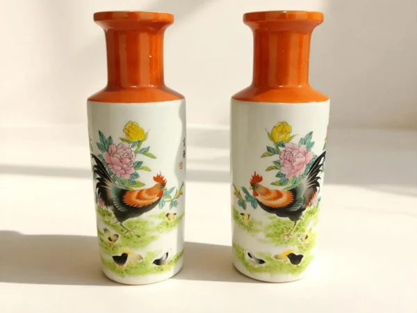 Five-Colored Rooster Crowing Porcelain Bottle