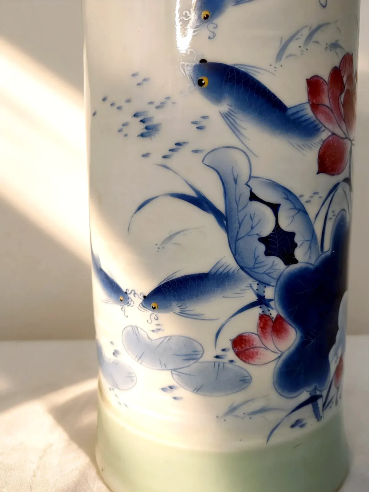 Blue Lotus Pond Arrow Vase