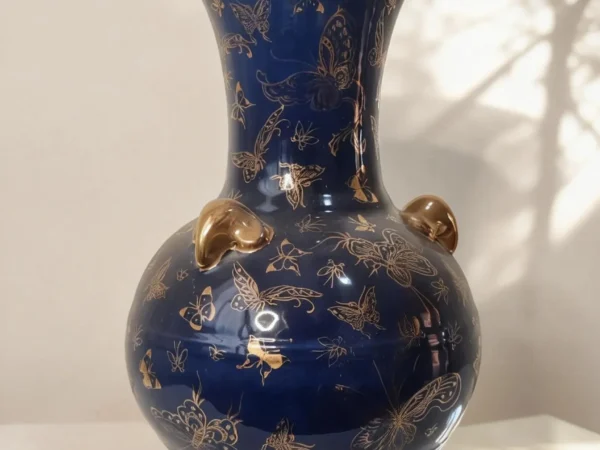 Antique Underglaze Blue-Ground Hundred Butterflies Gold-Traced Triple-Handled Lantern Bottle