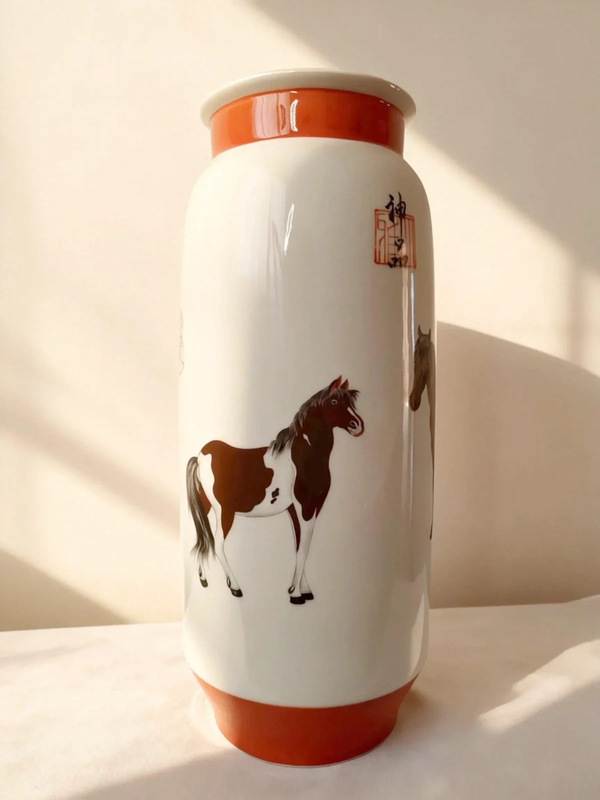 Noble Horse Julintang Arrow Vase
