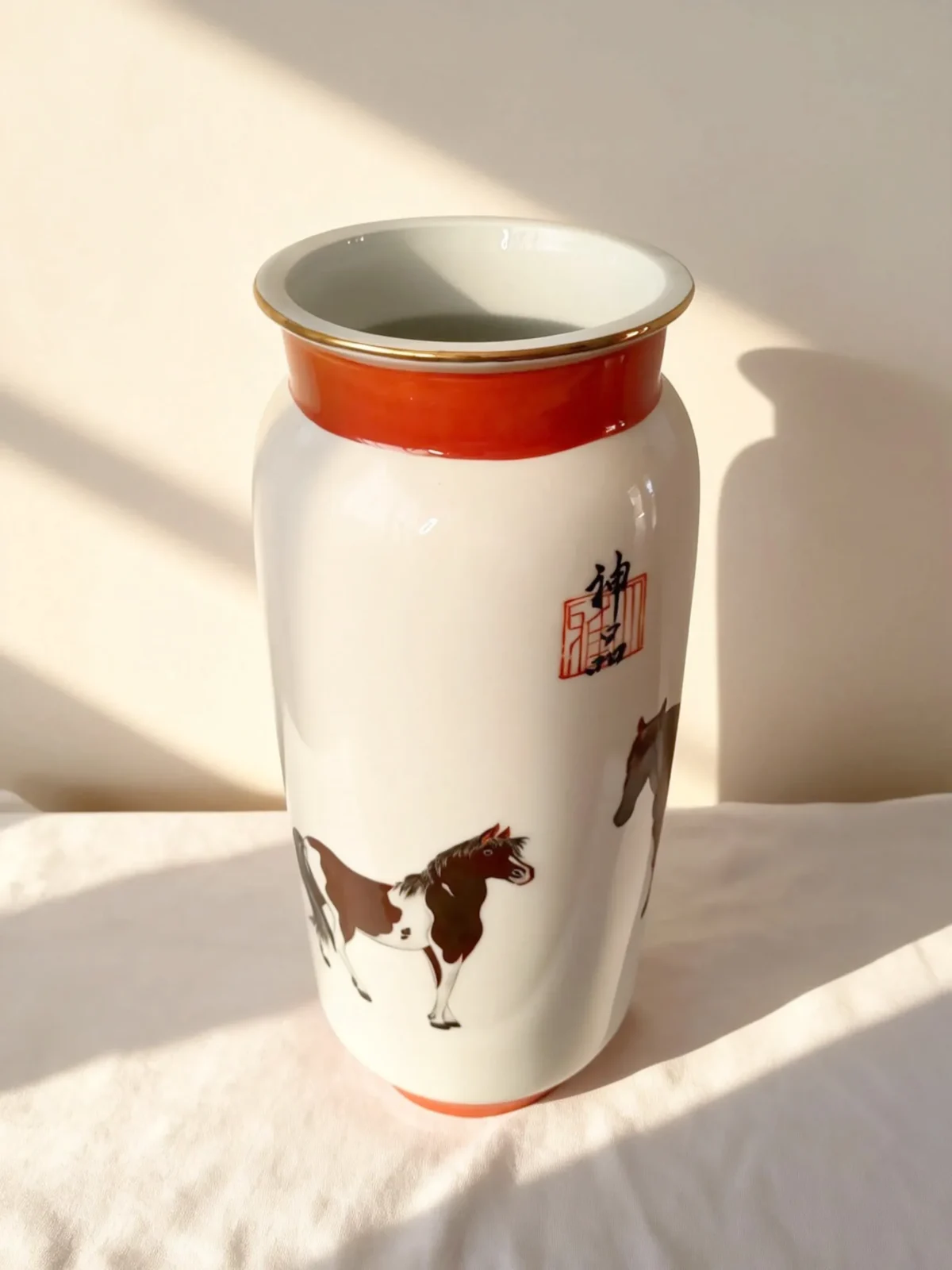 Noble Horse Julintang Arrow Vase