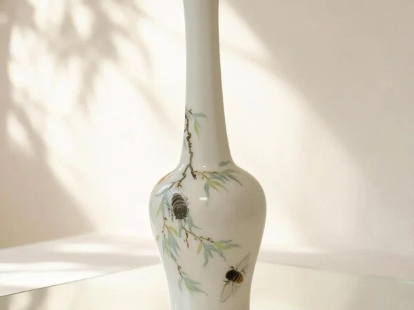 Willow-Leaf Golden Bell Bottle