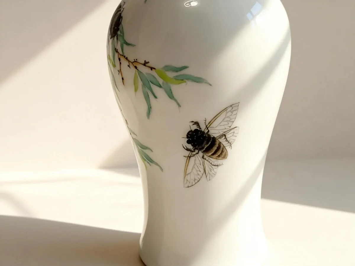 Willow-Leaf Golden Bell Bottle