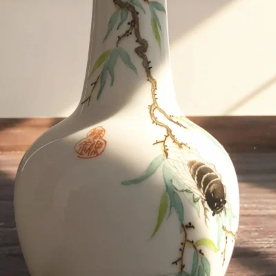 Willow-Leaf Golden Bell Bottle