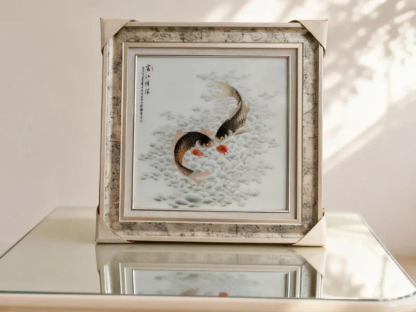 liyu01 Twin Fish Sporting in Water