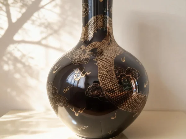 Straight-Neck Celestial Sphere Black Glaze Gold-Traced Dragon