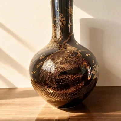 Straight-Neck Celestial Sphere Black Glaze Gold-Traced Dragon