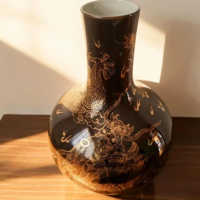 Straight-Neck Celestial Sphere Black Glaze Gold-Traced Dragon