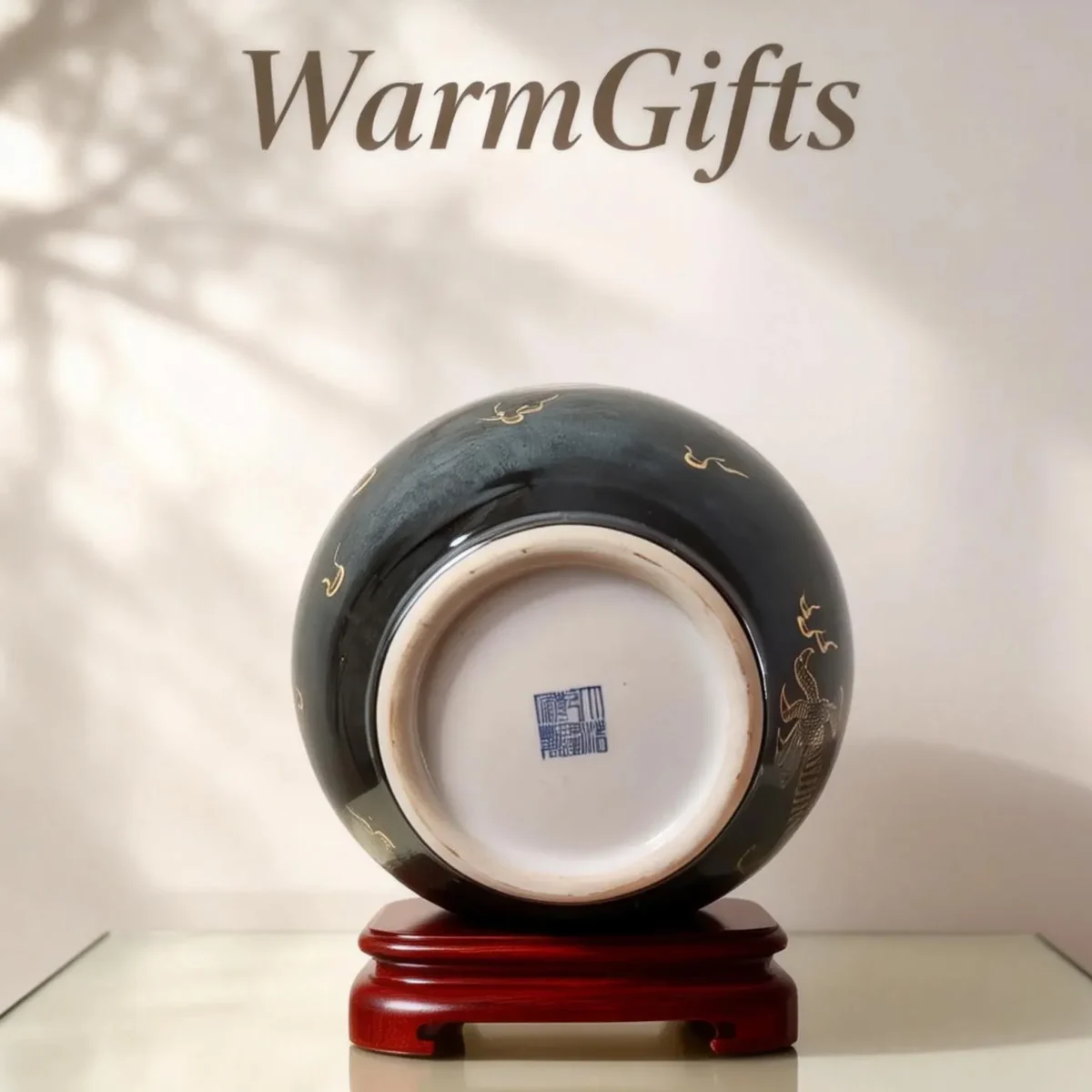 Straight-Neck Celestial Sphere Black Glaze Gold-Traced Dragon