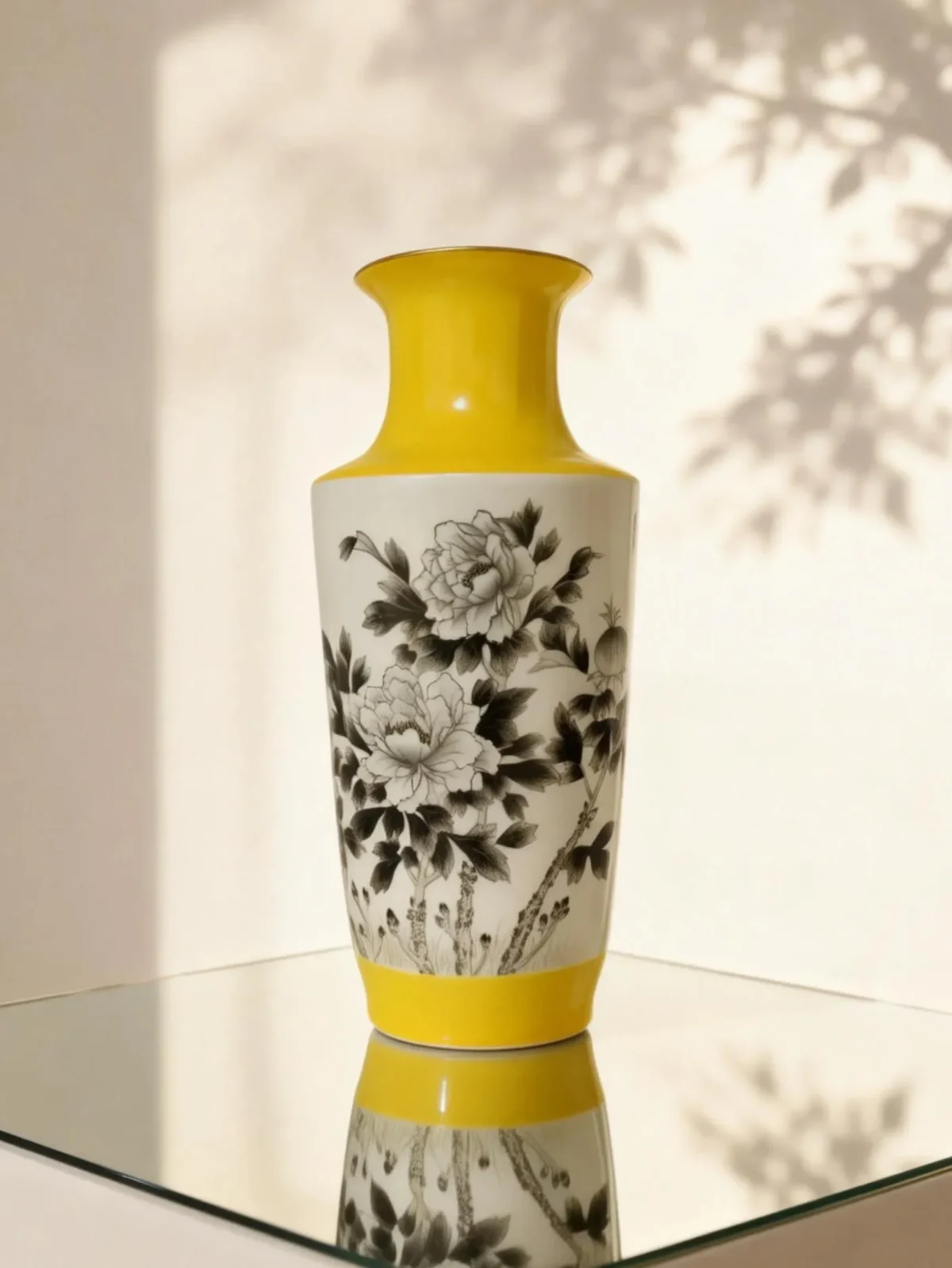 Golden Bell Gold-Traced Ink-Colored Black Peony