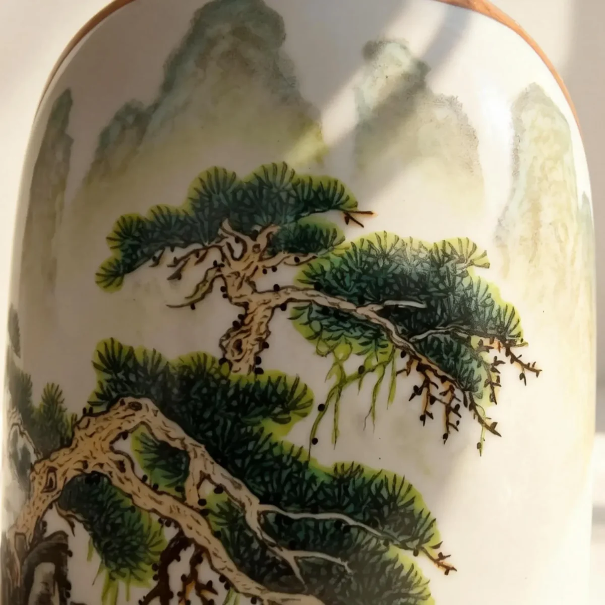 Winter Melon Iron-Red with Gold-Traced Landscape Double-Sided Reserved Panels