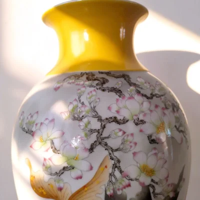 Guanyin Bottle Magnolia Goldfish