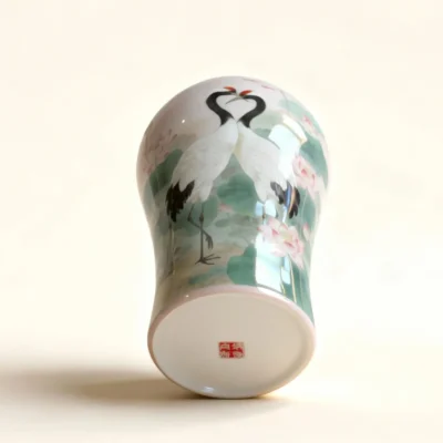 瓷瓶Xh01-8 ‘Cranes Dancing over the Lotus Pond’ — An Eternal Love Poem Painted on a Famille Rose Porcelain Vase
